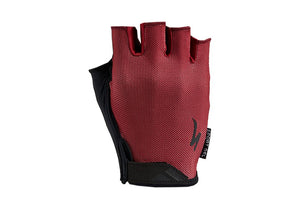M / Maroon