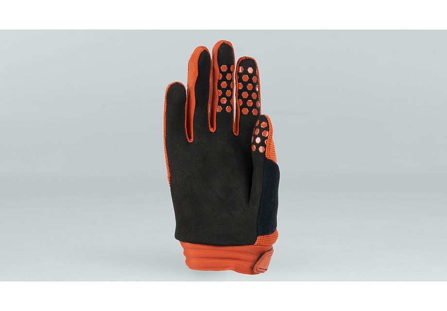 cbf99c1ae6916c47f9823b59133a00a3